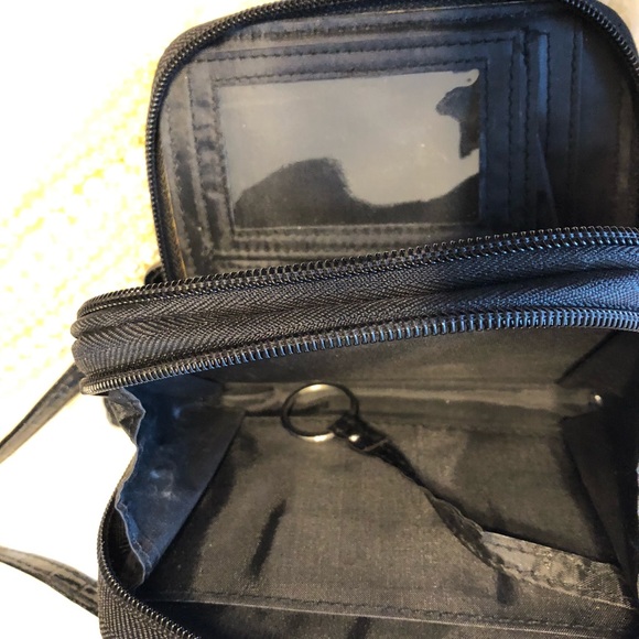 (S) Luxe Croc pattern black vinyl crossbody wallet/mini Purse w/pockets techbag! - Picture 2 of 8